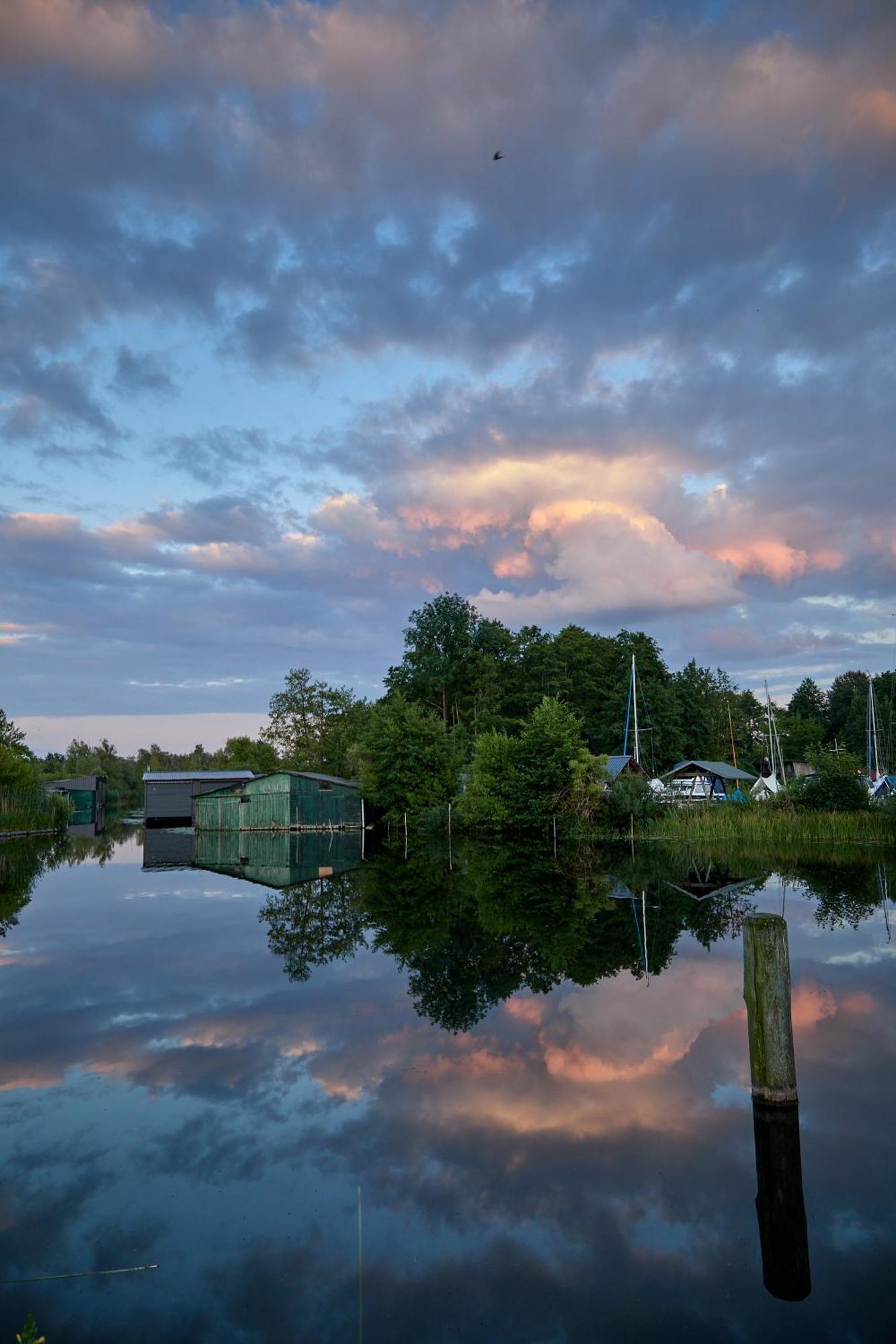 Hotel & Restaurant Fackelgarten Plau Am See Exteriör bild